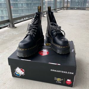 Dr.Martens Jadon HK Black Hello Kitty.